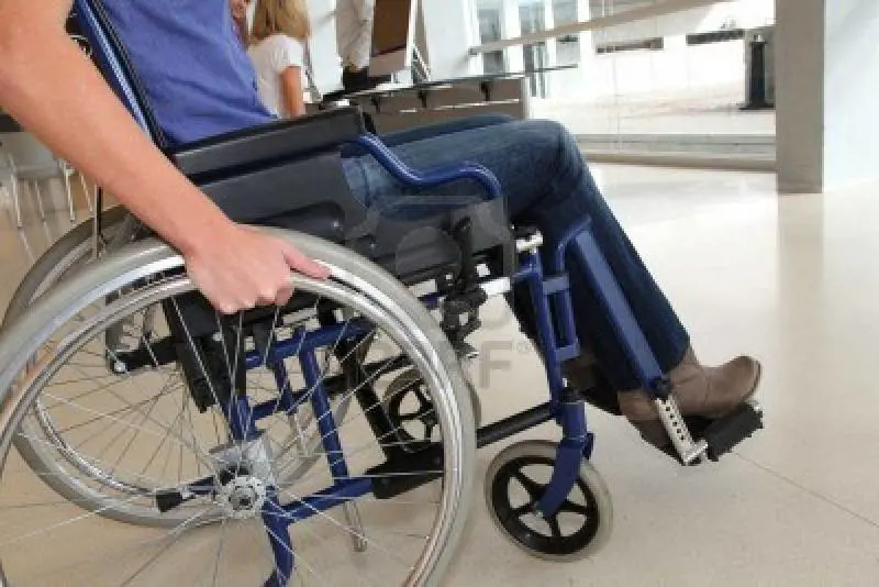 Ragazzo disabile non può partire per la gita. I compagni: "O tutti o nessuno"