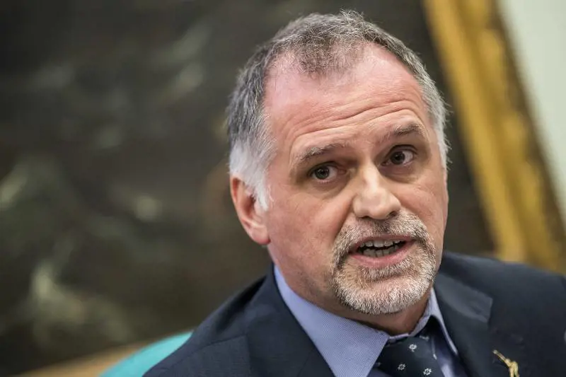 La lunga giornata di Conte tra promesse, risse e tensioni