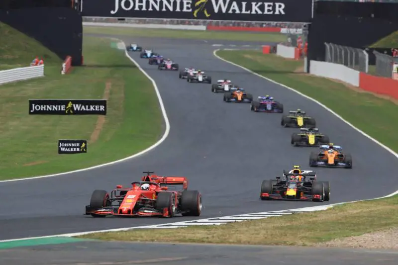 Parte male la F1 virtuale. I Cavalieri del rischio  spaventati dai videogiochi