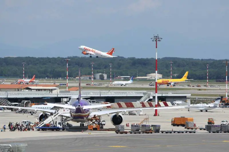 Trasloco Linate-Malpensa, parte il "ponte" fra gli scali milanesi