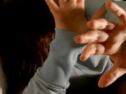 Giovane arrestato per violenza sessuale sulla figlia minorenne della cugina