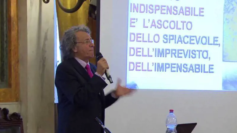 Ecco i verbali che inguaiano l'"uomo nero" di Bibbiano