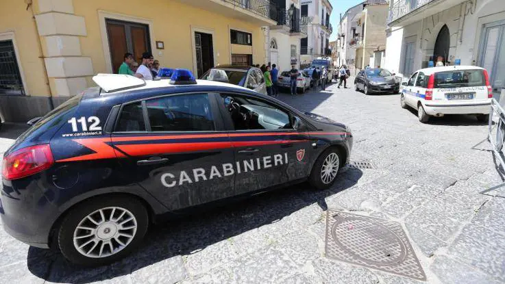 Percepiscono il reddito di cittadinanza, ma lavorano: denunciati