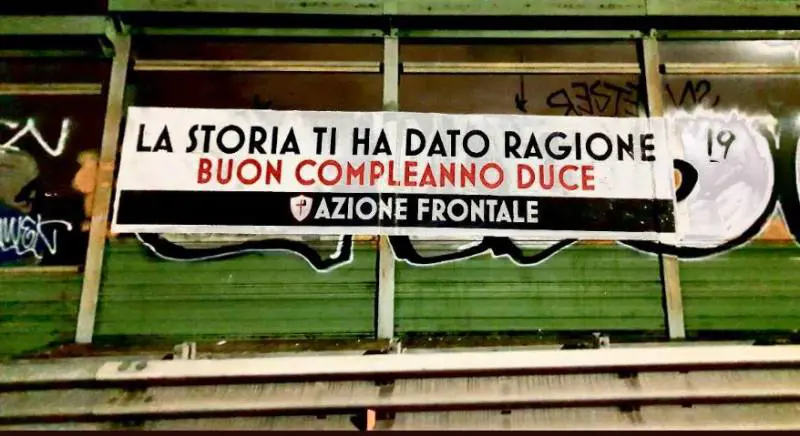 "Buon compleanno Duce": blitz di Azione Frontale sul Gra