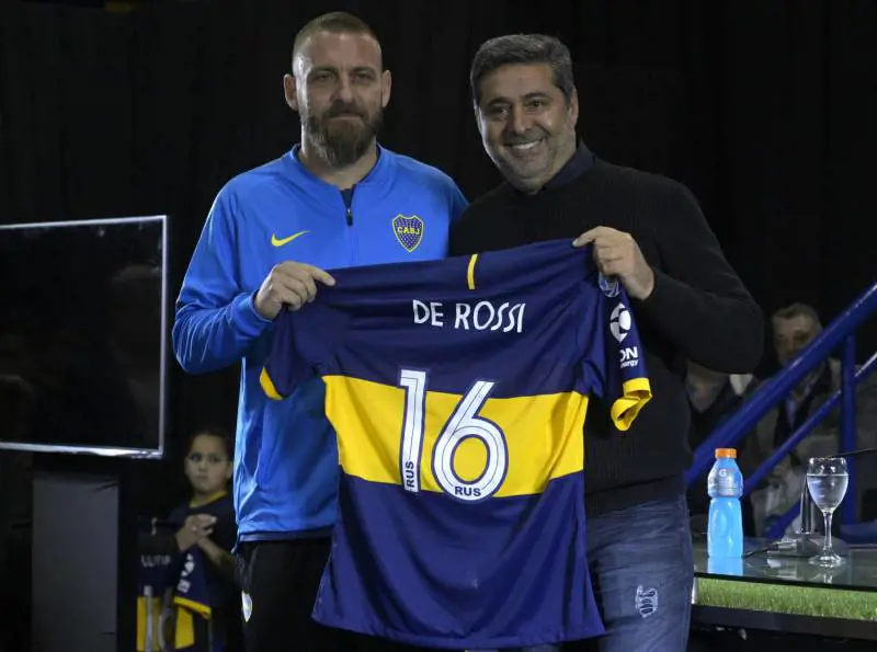 Maradona, parole al miele per De Rossi: "Mi ha riempito l'anima"