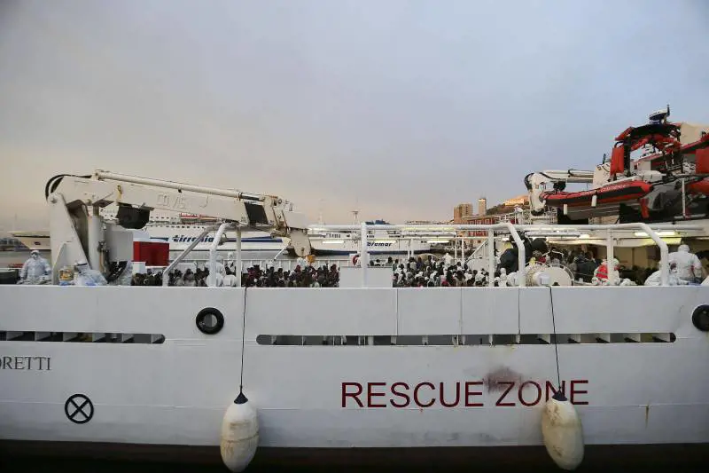 Gregoretti, il procuratore: "Un bagno per 116 migranti, ci sono malati di scabbia e tbc"
