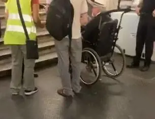 Roma, pestano e rapinano disabile: arrestati due tunisini