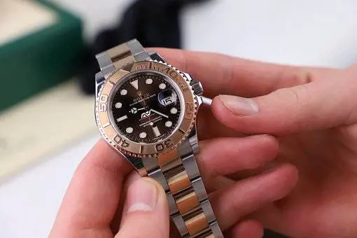 Presa la coppia che rapinava i Rolex