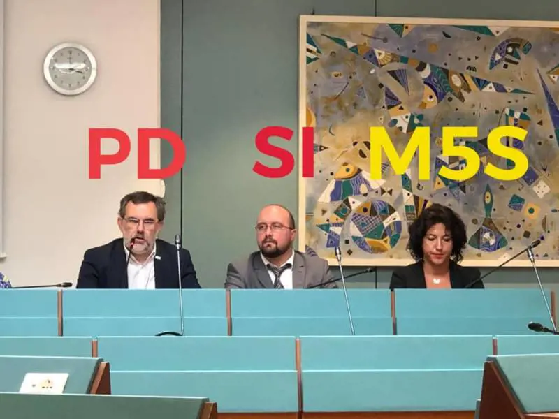 "Lega assente in commissione". La bufala dei 5s su Bibbiano