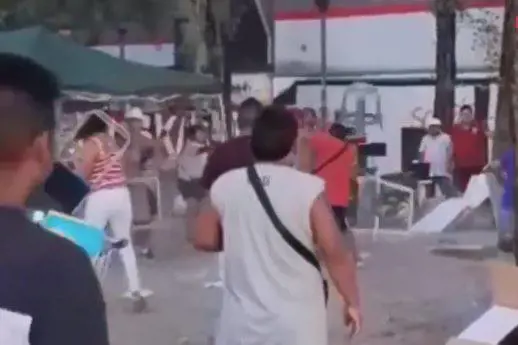 Maxi rissa tra ragazzi in zona Lorenteggio: terrore a Milano