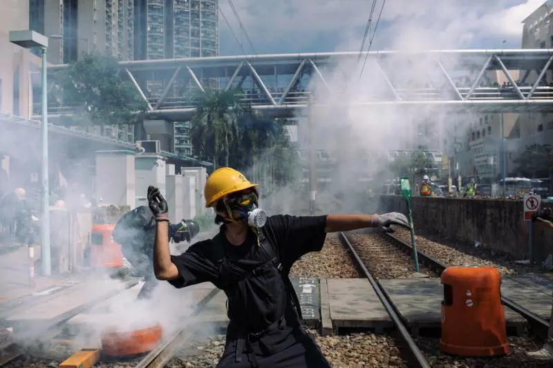 Lo sciopero ferma Hong Kong ma non le proteste