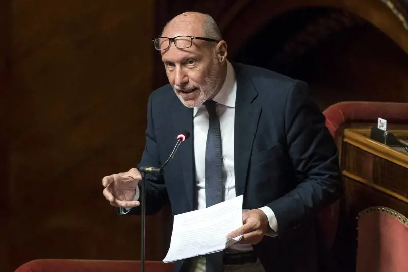 Responsabili, gruppo pronto. Ma il mercato non si chiude