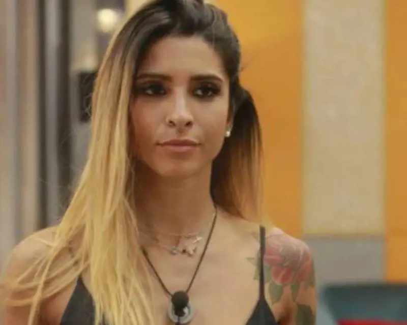 Erica Piamonte e la disavventura in strada