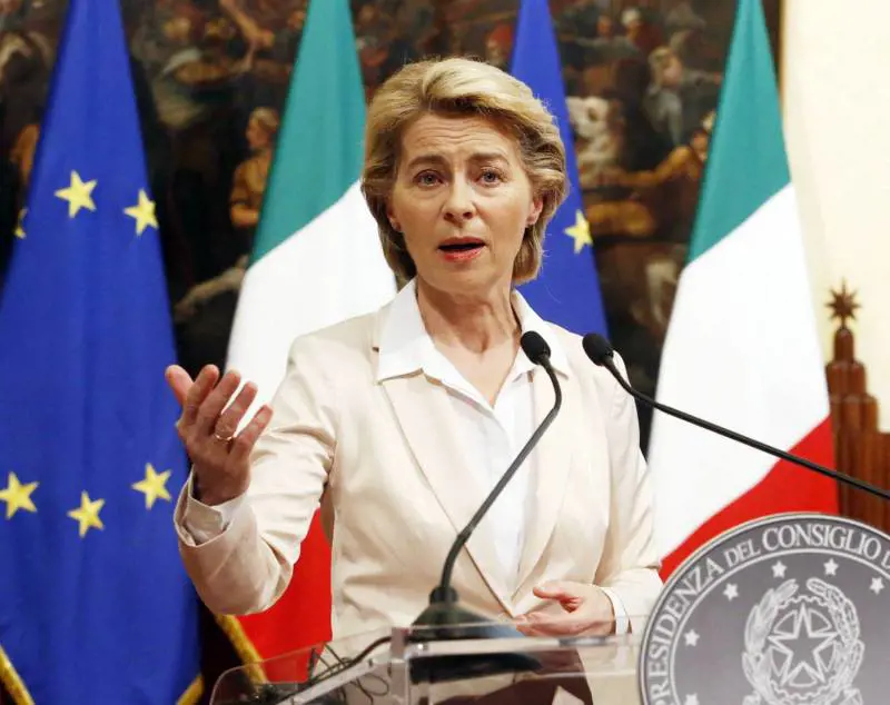 Ursula von der Leyen, in Germania si indaga sulle spese pazze