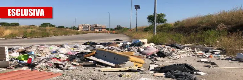 Emergenza discariche abusive a due passi dal campo rom