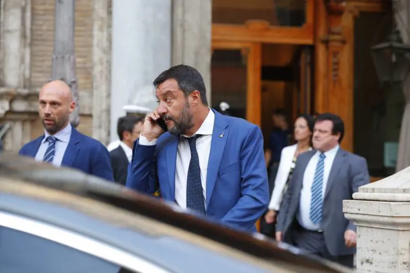 I giorni del Capitano solo e indeciso a tutto