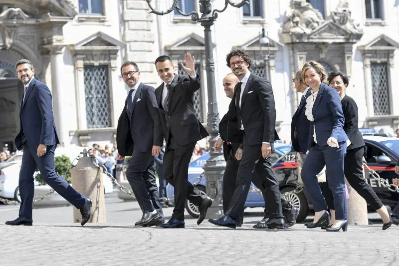 Case, suv, superbike: così i 5S al potere hanno cancellato la loro "povertà"
