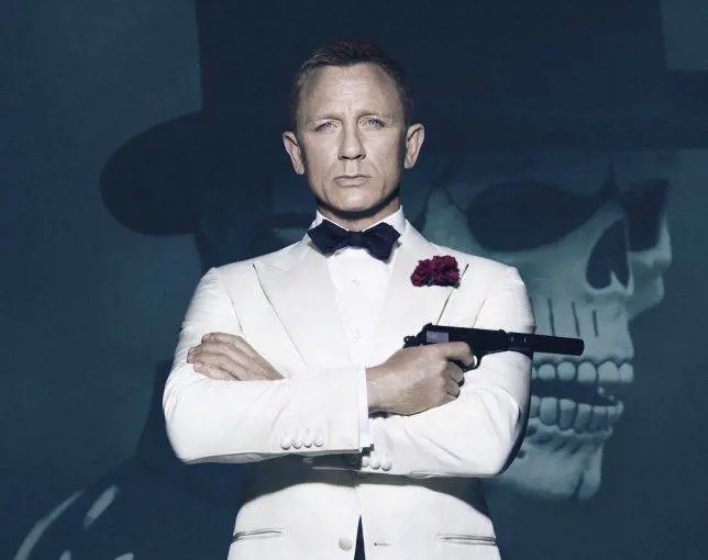 Anche 007 cede alla pandemia. Si rivede a novembre