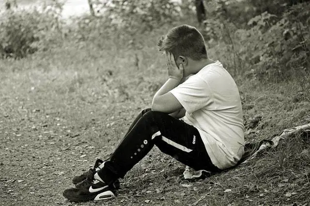 Al pronto soccorso con l'occhio nero, a 9 anni "denuncia" i genitori