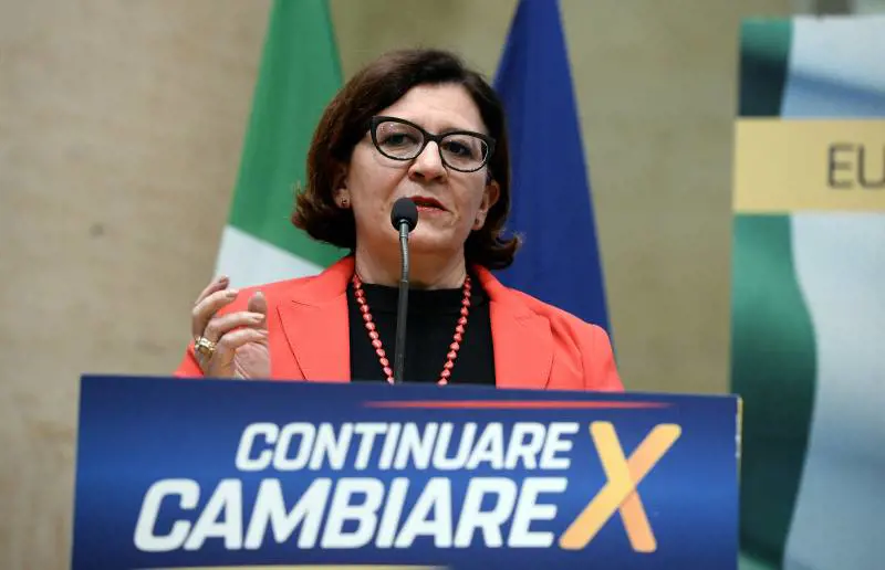 Tutti i fallimenti della Trenta: così ha messo a rischio la Difesa