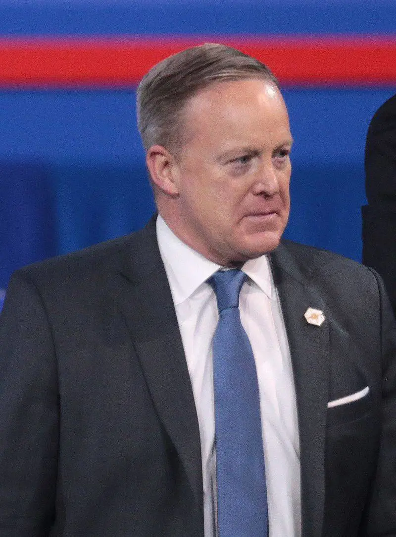 Usa, ex portavoce di Trump nel cast di "Ballando con le stelle"