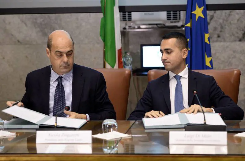 "Conte premier", "Serve svolta". Di Maio e Zingaretti si scontrano già