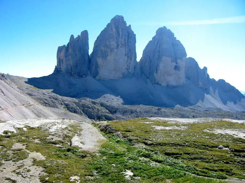 Da tre giorni attaccati alla parete rocciosa: soccorsi escursionisti