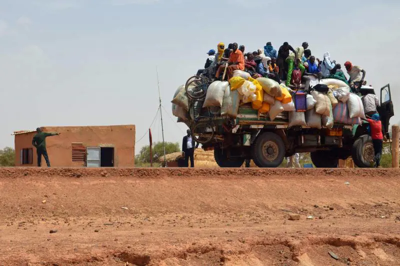 La grande marcia dei migranti sfruttata da politici e media