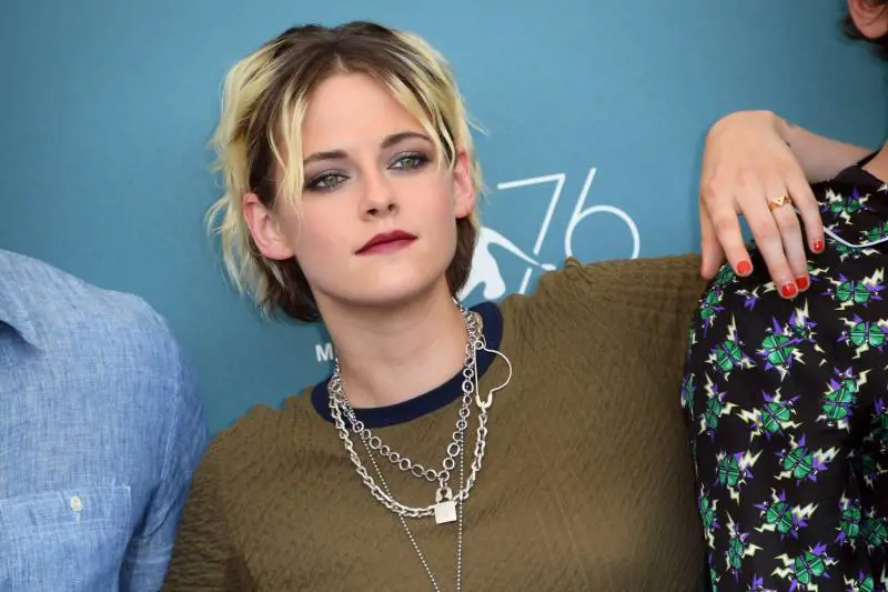 Kristen Stewart: "Mi hanno chiesto di nascondere il mio orientamento sessuale"
