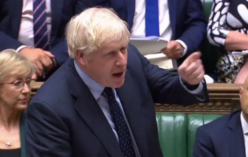 Johnson sconfitto sfida i laburisti: "Brexit o elezioni anticipate"