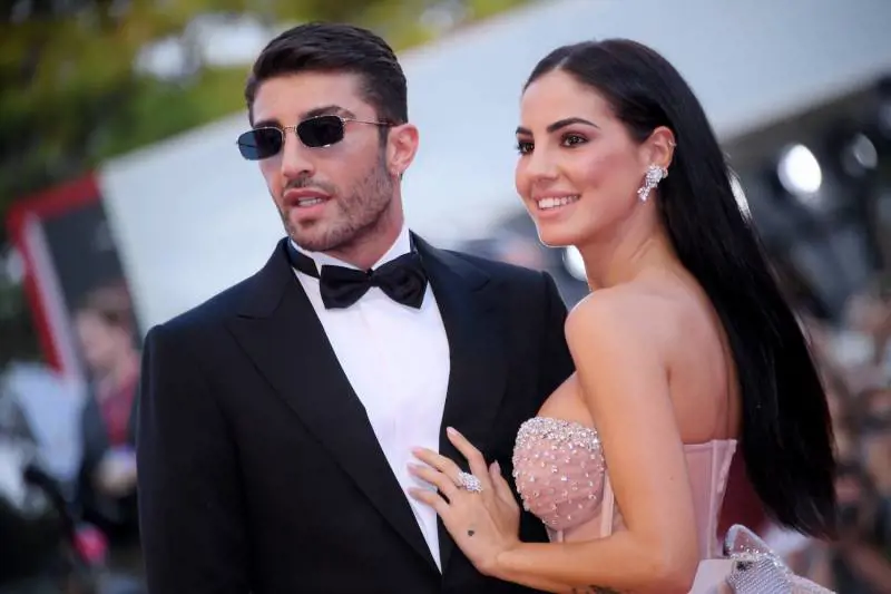 Giulia De Lellis rivela: "Ho conosciuto Iannone a una cena e c'era anche Damante"
