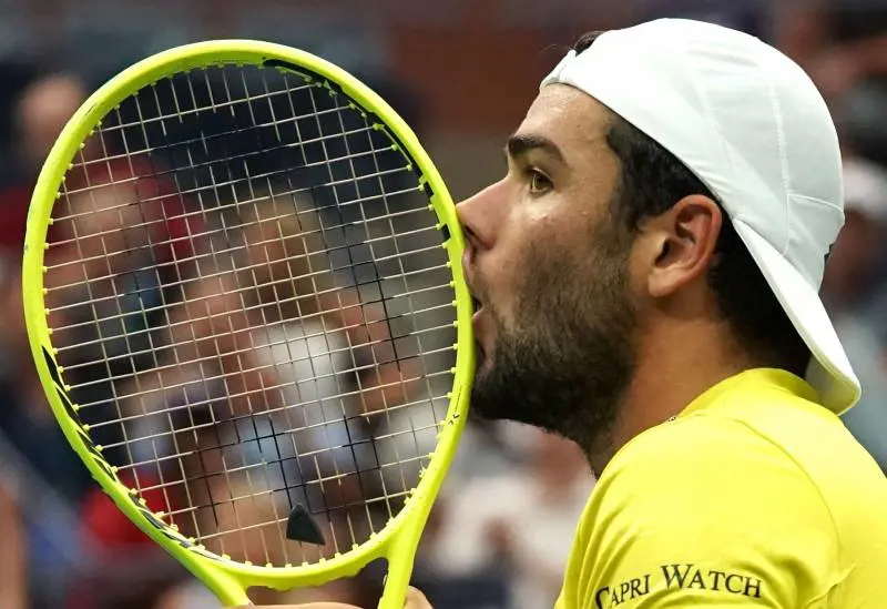 Berrettini testa e cuore. La batosta con Federer per battere mito Nadal