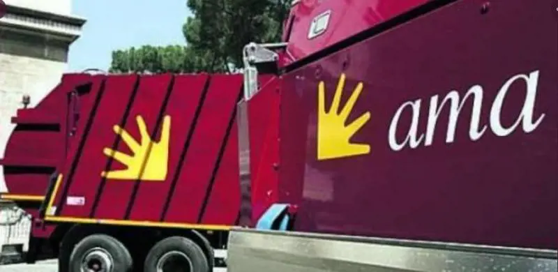 Rifiuti a Roma, tutto il cda di Ama si è dimesso