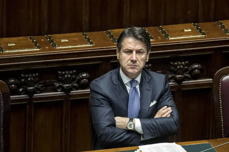 Scontro di fuoco tra Conte e la Lega in Aula