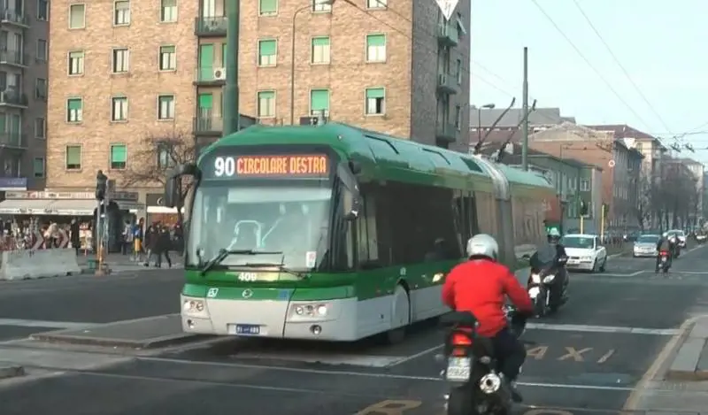 Milano, senegalese senza biglietto pesta ghisa e vigilanti: è libero