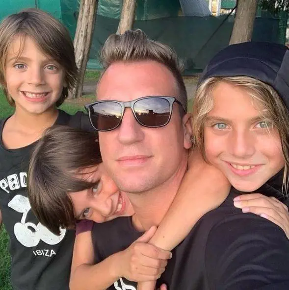 Maxi Lopez attacca Wanda: "Porti i nostri figli all'epicentro del contagio, che madre sei?"