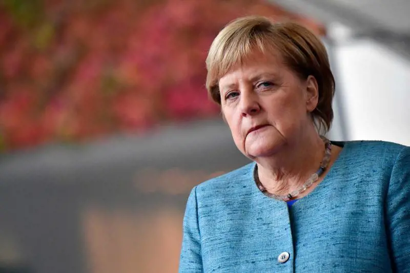 Merkel chiama. Erdogan: "L'embargo non ci ferma"