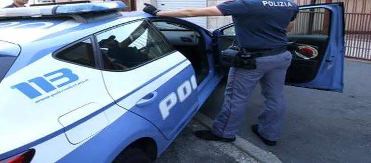 Rapina 10 negozi in 30 minuti. Arrestato "ladro" flash