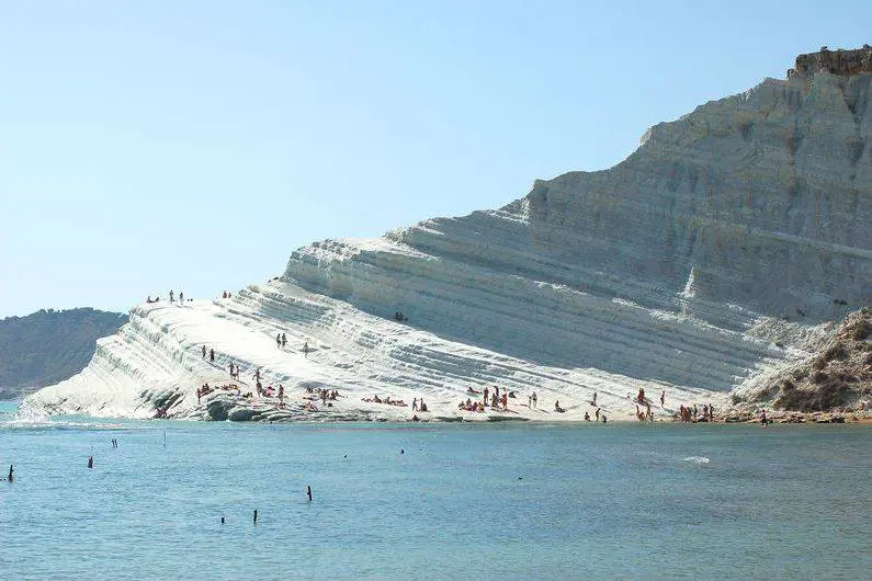 La Scala dei Turchi è a rischio "Caduti centinaia di massi"