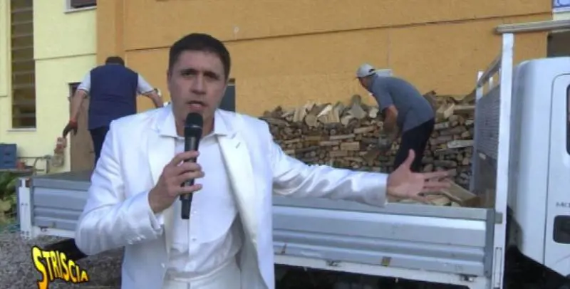 Striscia la notizia, aggredito Moreno Morello e la sua troupe. Un operatore in ospedale