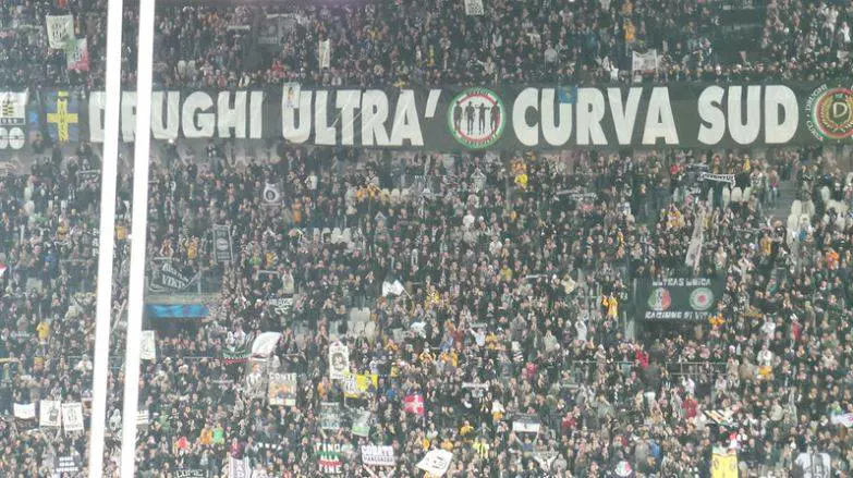 Juve, la protesta dei tifosi: niente trasferta a Madrid