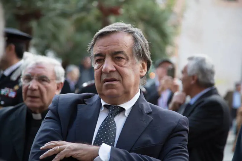 Sul web si incita a saccheggiare i supermercati