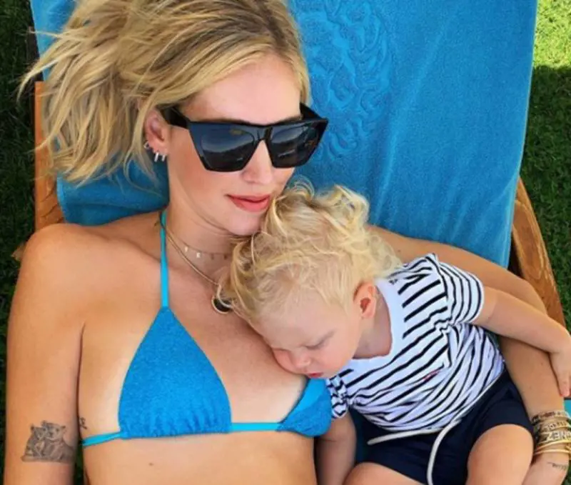 Chiara Ferragni risponde all'hater che dimentica una "h"