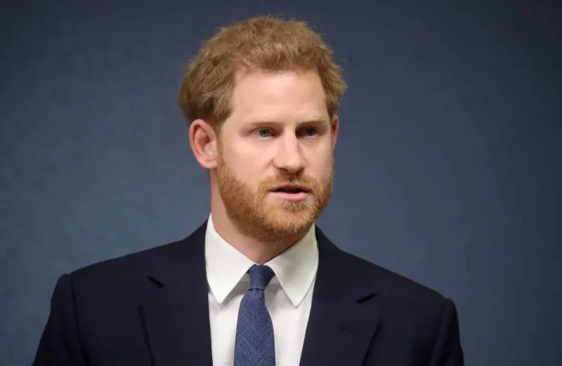 Immagine choc del principe Harry, BBC si scusa per servizio su neonazismo