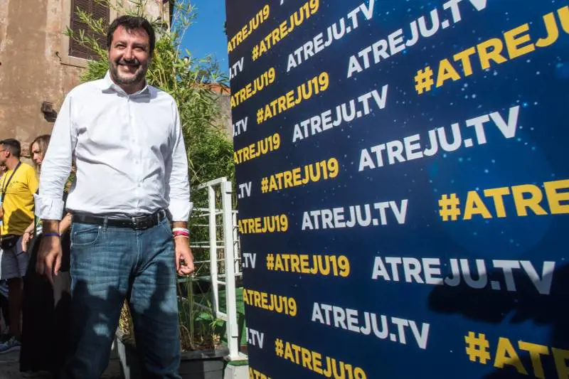 Salvini: "Al via raccolta firme per le dimissioni della Raggi"