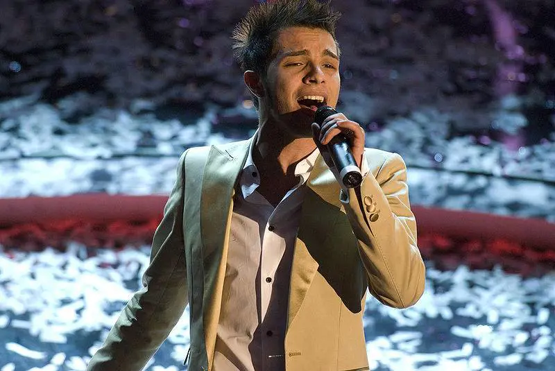 Marco Carta torna sul coming out: "Essere liberi è impagabile"