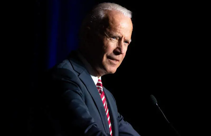 La gaffe razzista di Biden: "Non stai con me? Non sei nero"