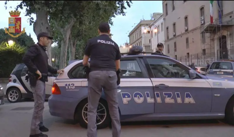 Accoltella la moglie dopo una violenta lite