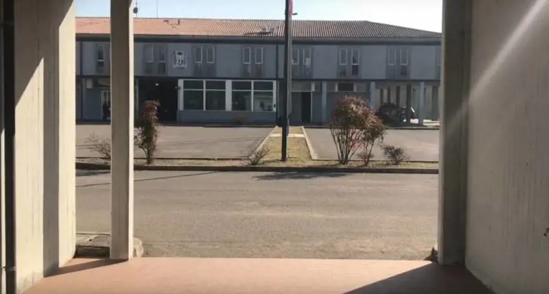 Verona, molesta passanti poi ferisce militare: arrestato clandestino