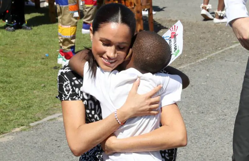 L'Africa "impazzisce" per Harry e Meghan